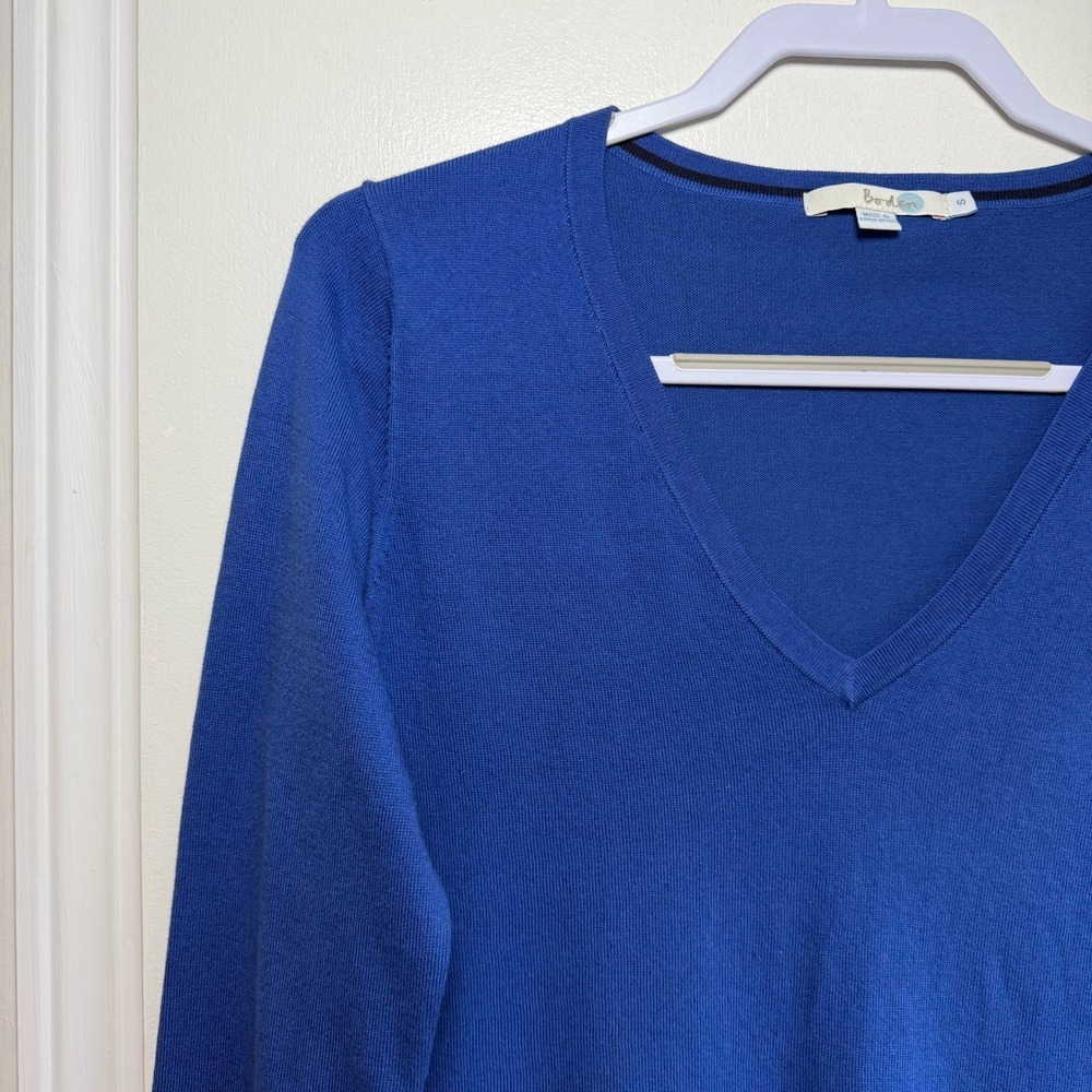 Boden Blue V Neck Long Sleeve Sweater with Gold Button Detail Size S - Picture 2 of 9